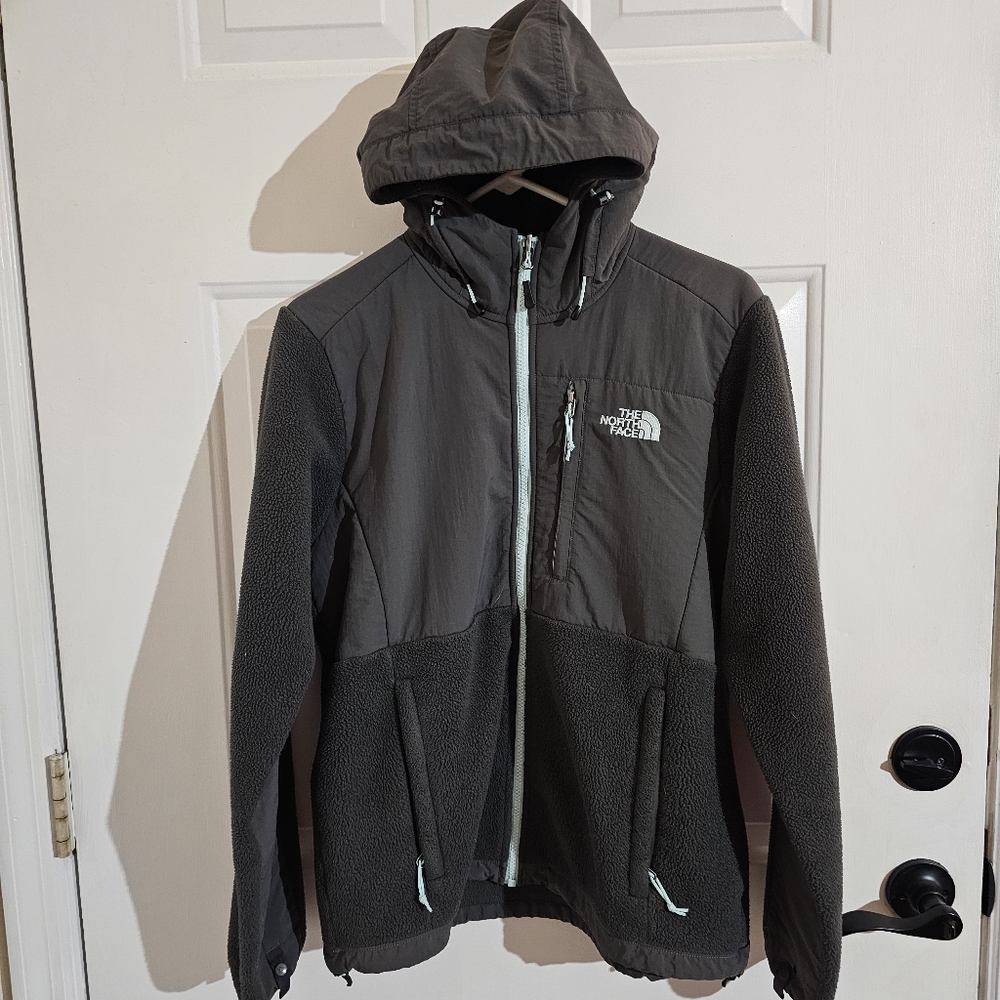 The North Face Womens Dark Gray  Denali Jacket With Hood - Picture 15 of 16
